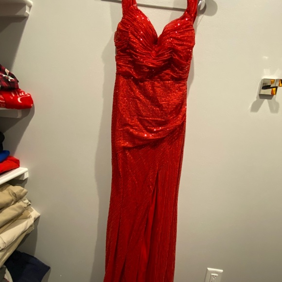 Long red prom dress off the shoulder sequins size 2 - Picture 2 of 4